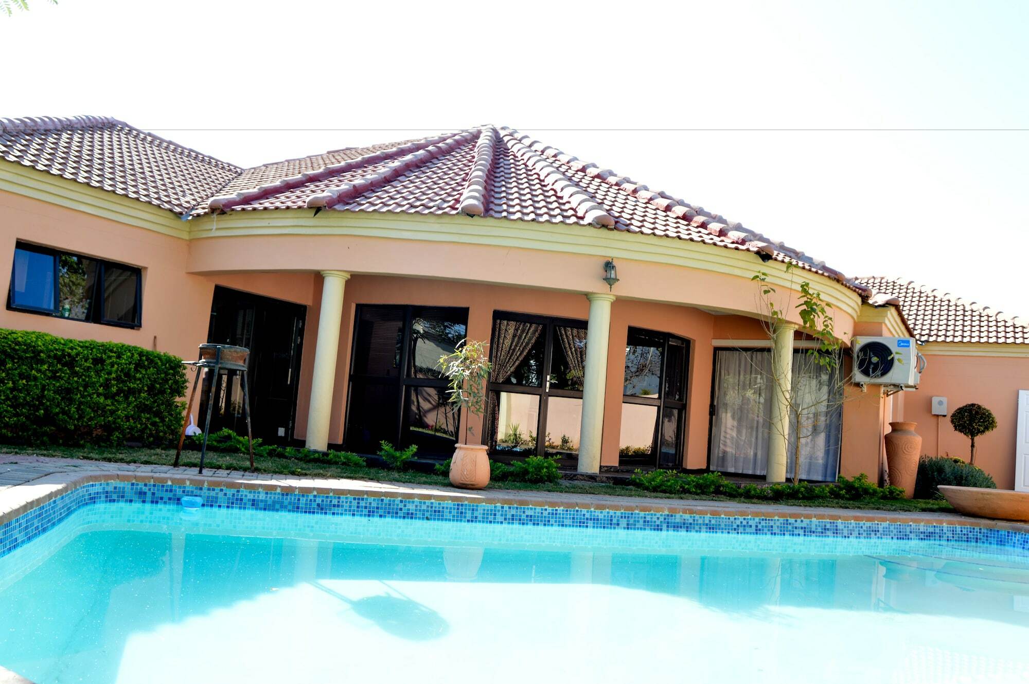 Golden Door Villa Gaborone Buitenkant foto